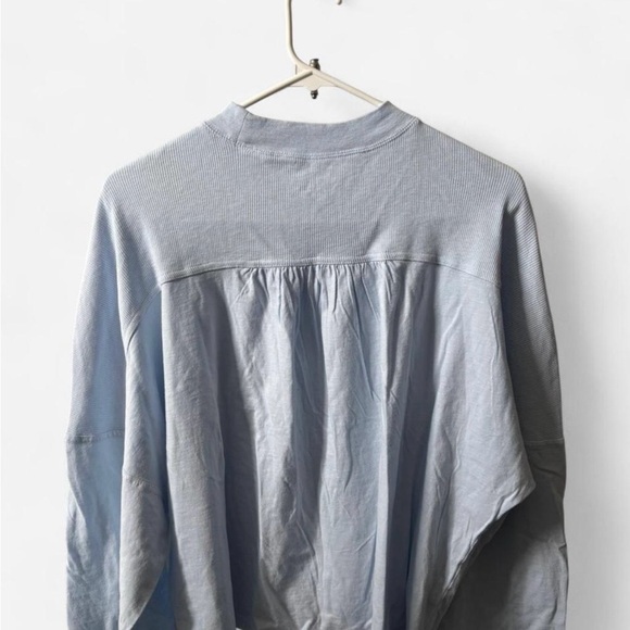 Aerie Light Blue Women's Long Sleeve - Picture 6 of 7